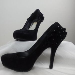 Black faux suede ladies pumps